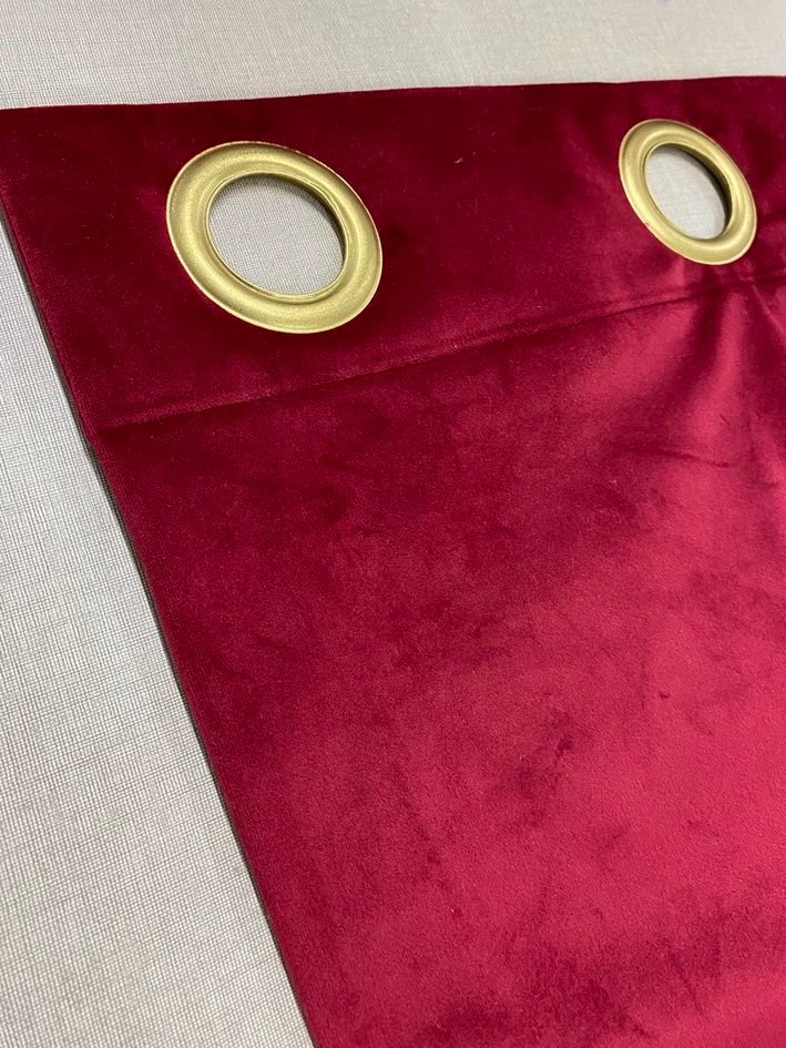 Cortinas de ollados prácticas y modernas para grandes ventanales en Madrid