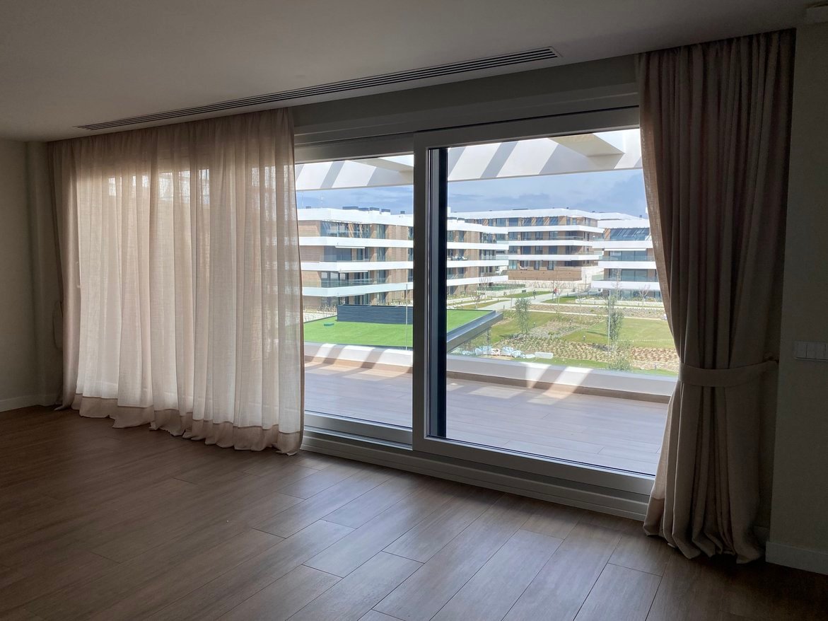 cortinas fruncidas a medida en La Moraleja